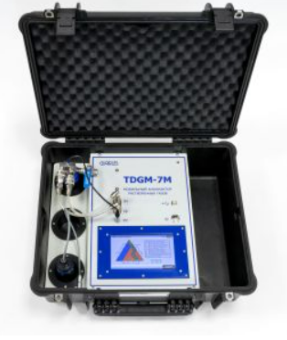 TDGM-7M – переносной прибор для определения концентрации растворенных газов в масле бака трансформатора