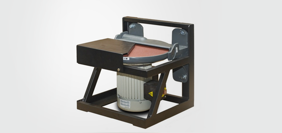 Machine de préparation d'échantillons en fonte et en acier