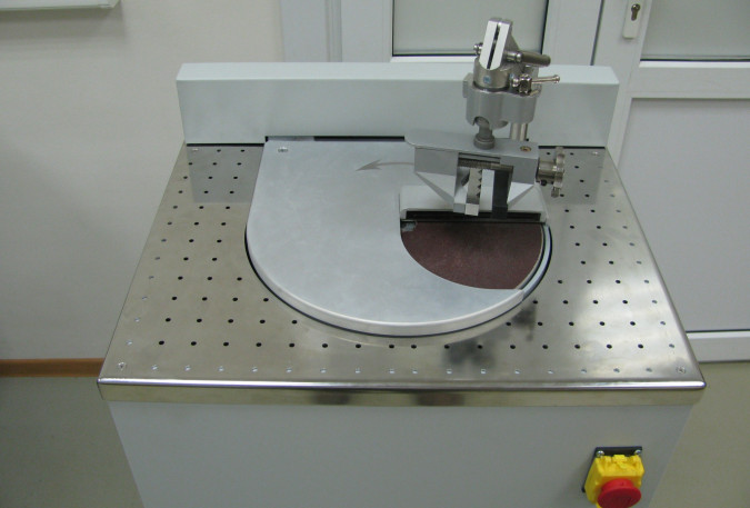 Device for preparation of metal samples