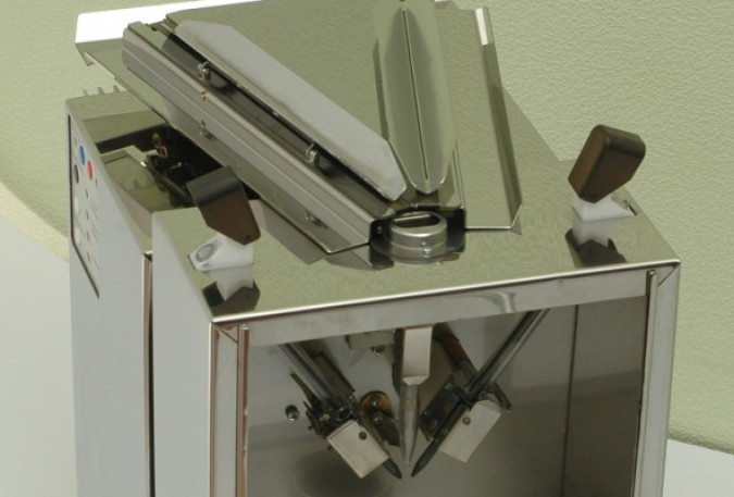 Электродуговая установка для анализа порошковых проб методом просыпки вдувания "Поток"