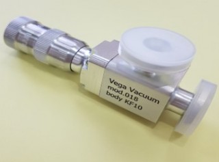 Vacuum leak valve 